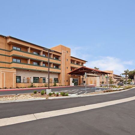 Holiday Inn Express Hotel & Suites Ventura Harbor By Ihg Екстериор снимка