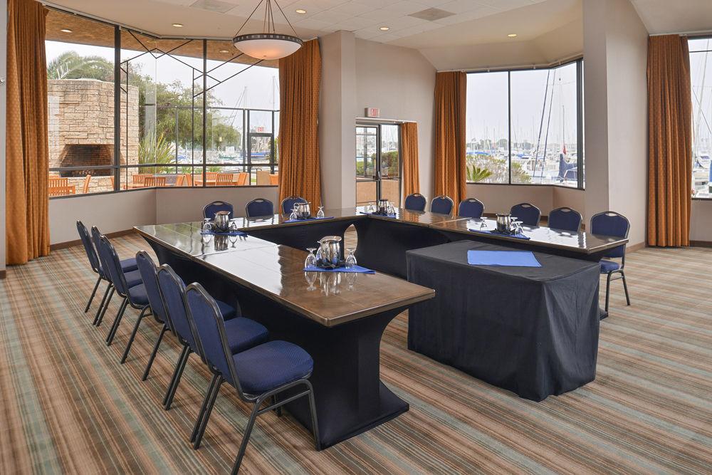 Holiday Inn Express Hotel & Suites Ventura Harbor By Ihg Екстериор снимка