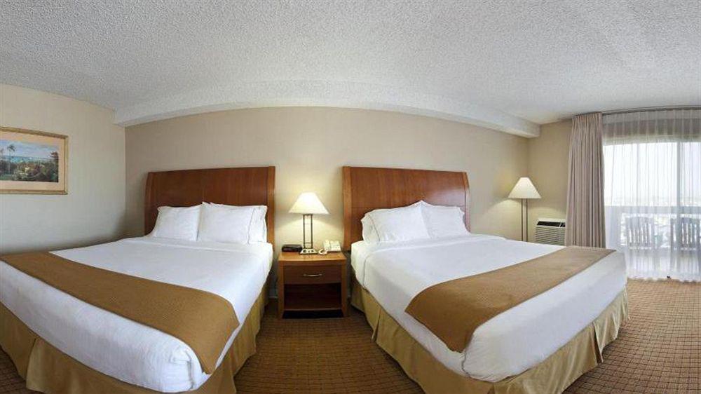 Holiday Inn Express Hotel & Suites Ventura Harbor By Ihg Екстериор снимка