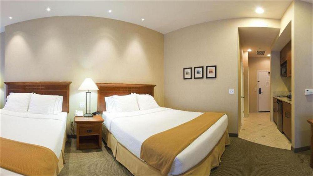 Holiday Inn Express Hotel & Suites Ventura Harbor By Ihg Екстериор снимка