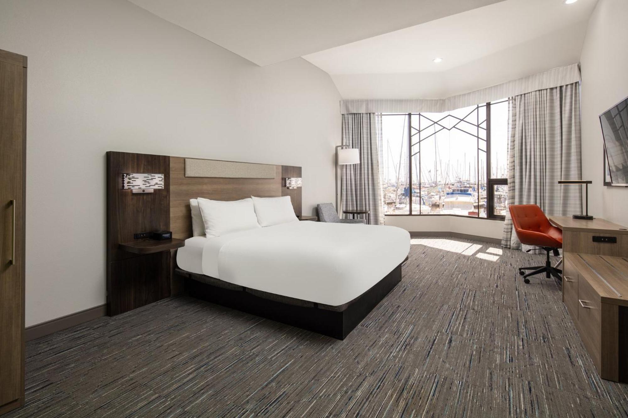 Holiday Inn Express Hotel & Suites Ventura Harbor By Ihg Екстериор снимка