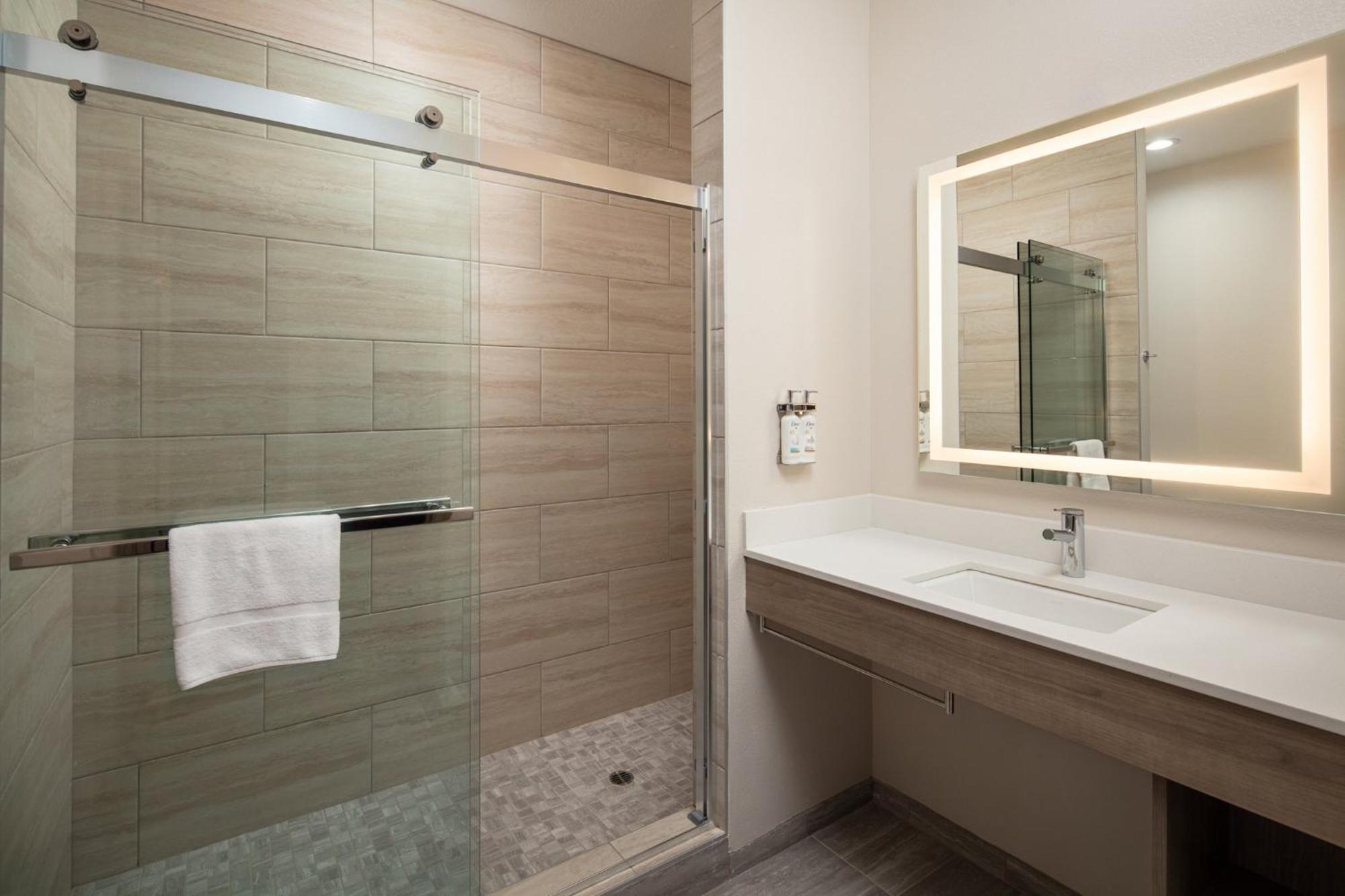 Holiday Inn Express Hotel & Suites Ventura Harbor By Ihg Екстериор снимка