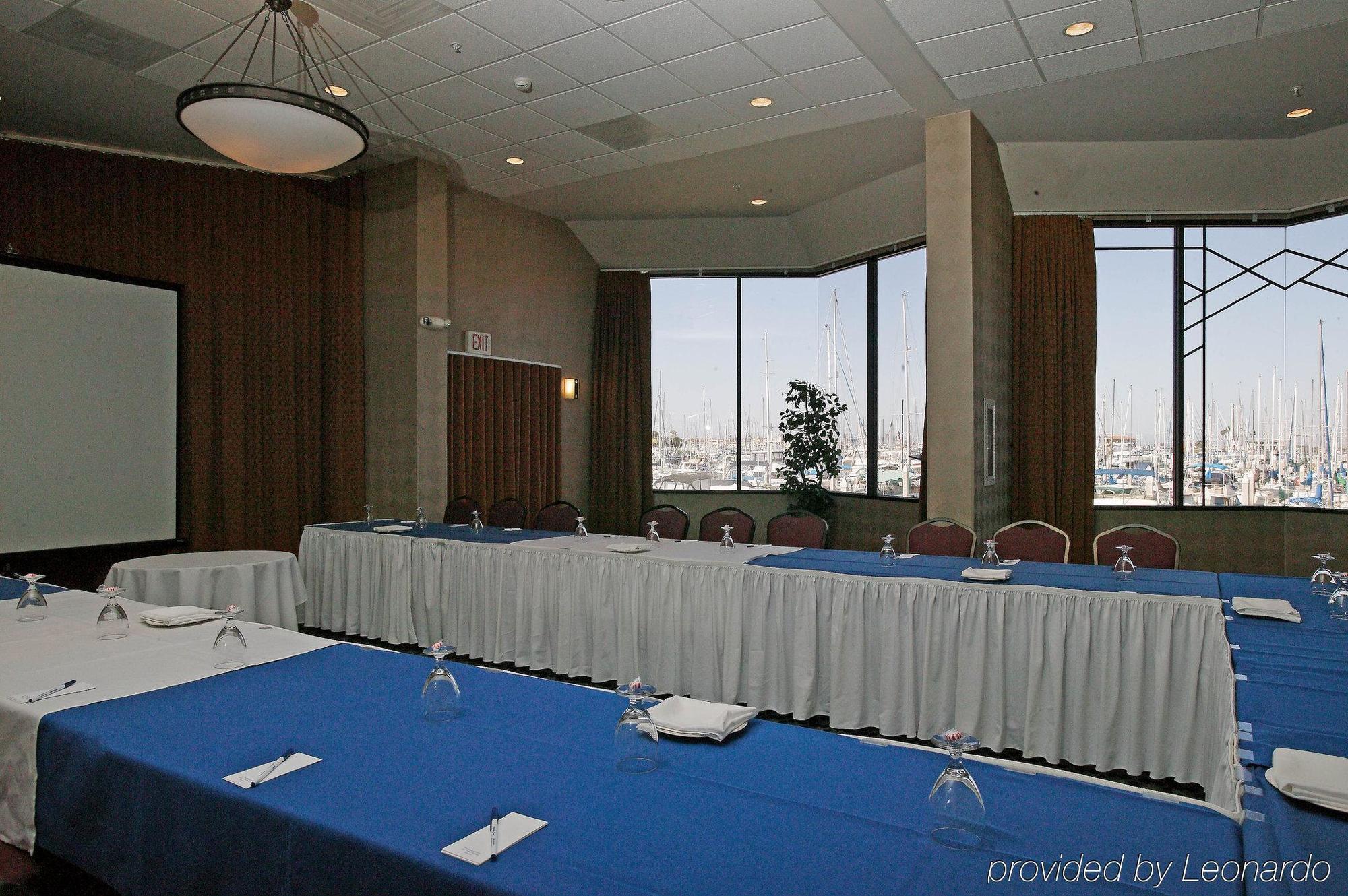 Holiday Inn Express Hotel & Suites Ventura Harbor By Ihg Съоръжения снимка