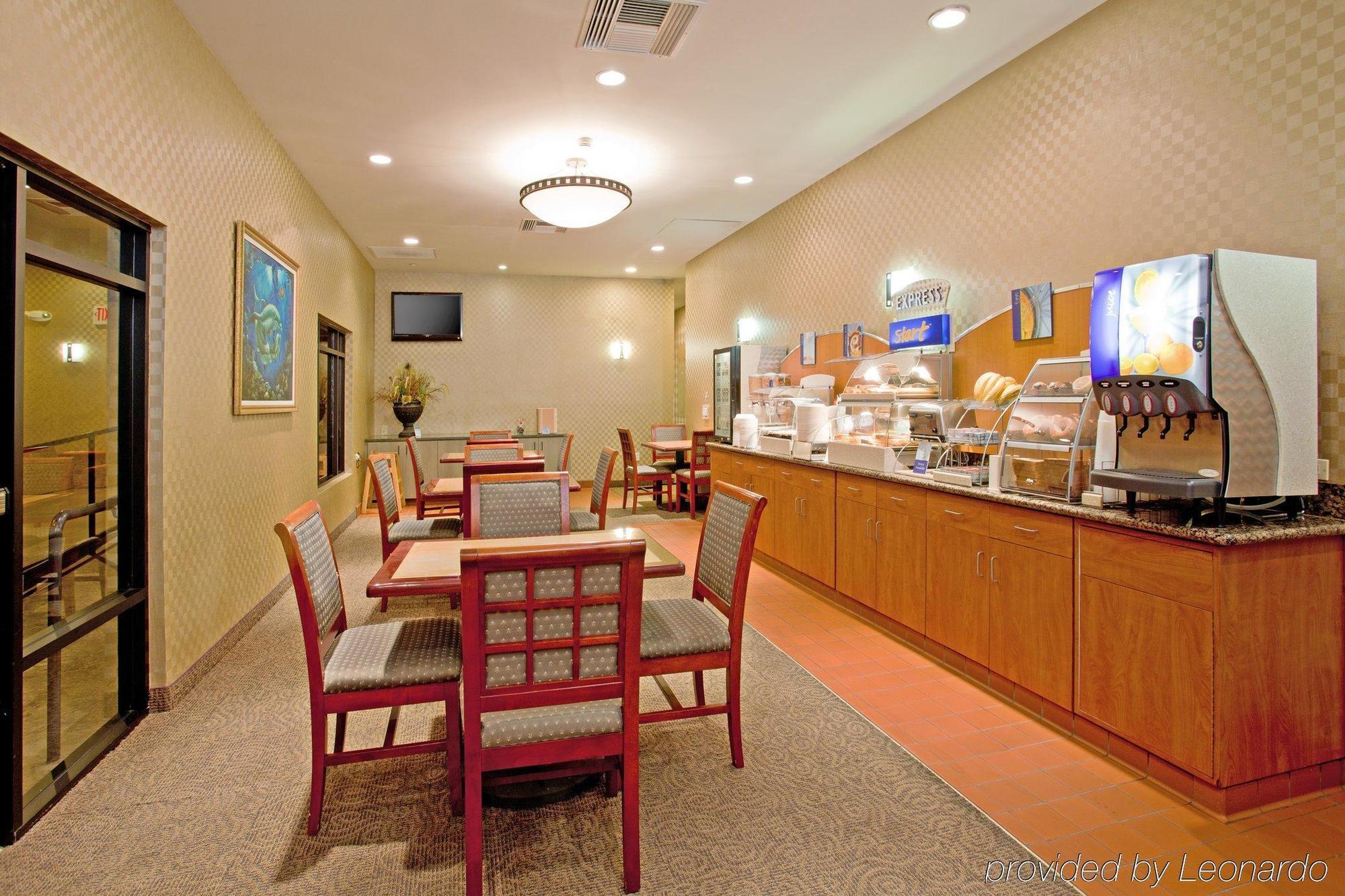 Holiday Inn Express Hotel & Suites Ventura Harbor By Ihg Ресторант снимка