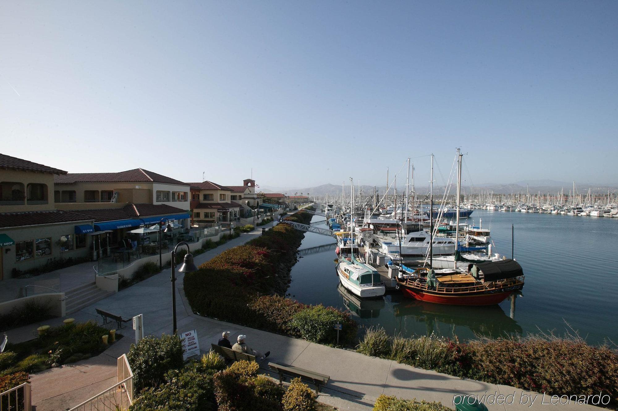 Holiday Inn Express Hotel & Suites Ventura Harbor By Ihg Екстериор снимка