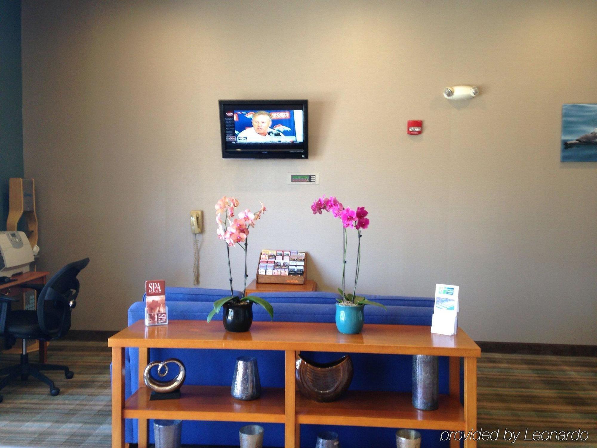 Holiday Inn Express Hotel & Suites Ventura Harbor By Ihg Екстериор снимка