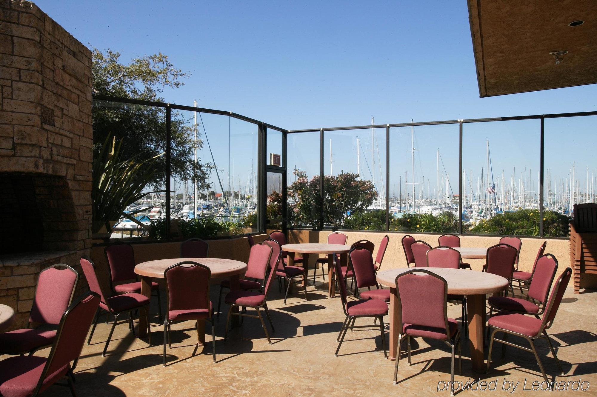 Holiday Inn Express Hotel & Suites Ventura Harbor By Ihg Екстериор снимка