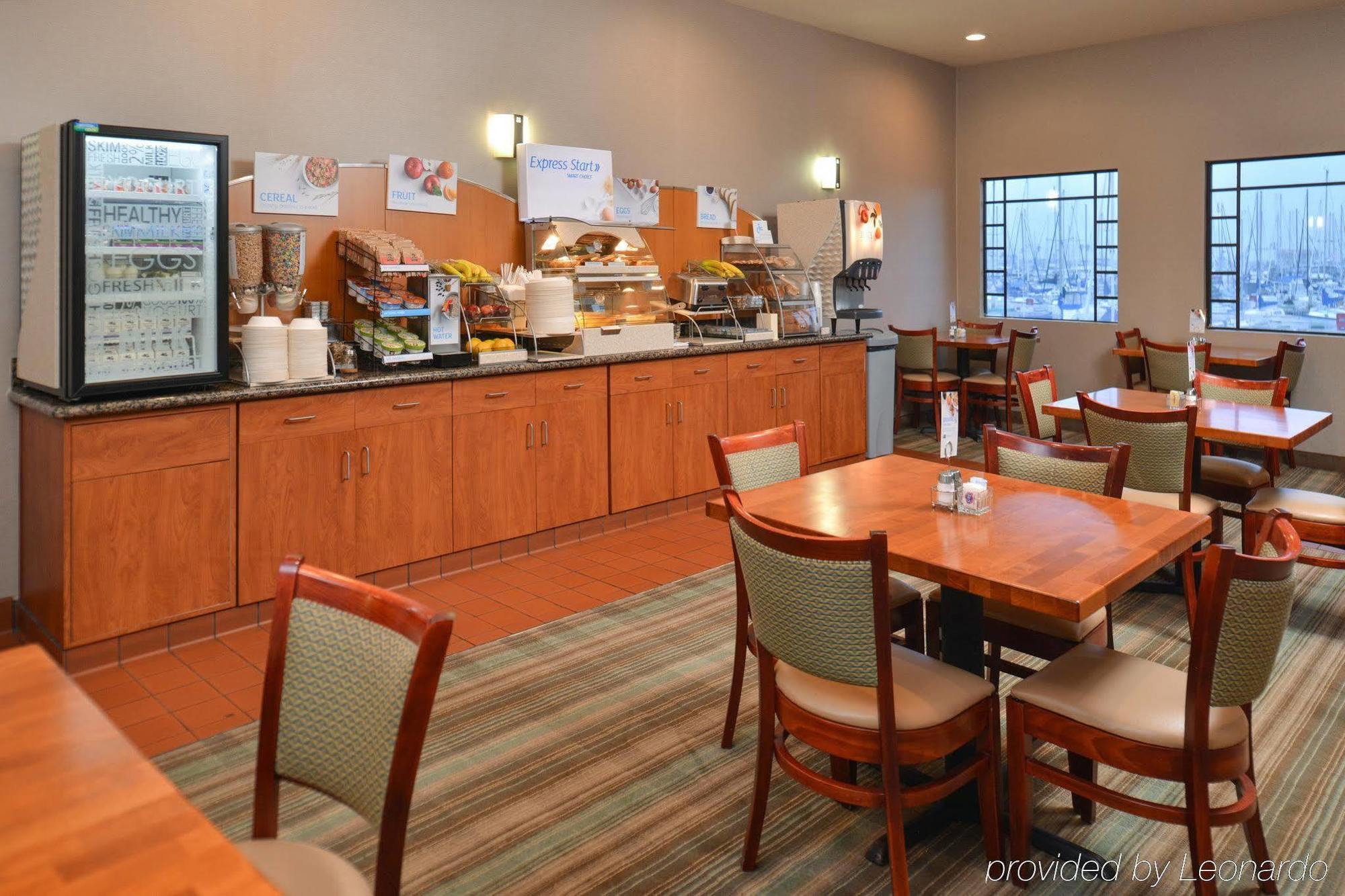 Holiday Inn Express Hotel & Suites Ventura Harbor By Ihg Екстериор снимка