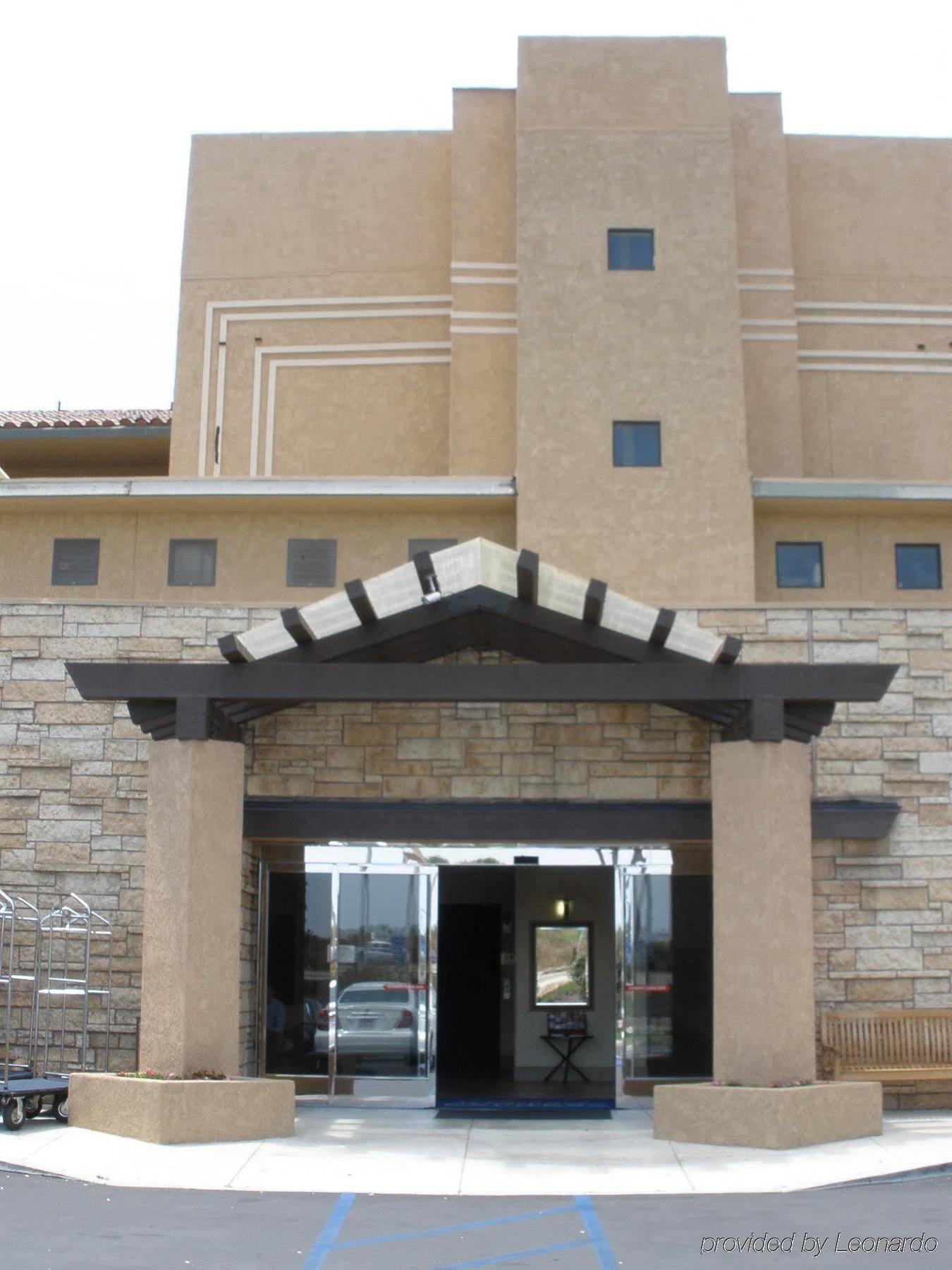 Holiday Inn Express Hotel & Suites Ventura Harbor By Ihg Екстериор снимка