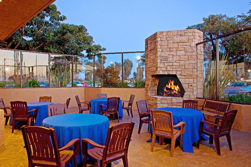 Holiday Inn Express Hotel & Suites Ventura Harbor By Ihg Екстериор снимка